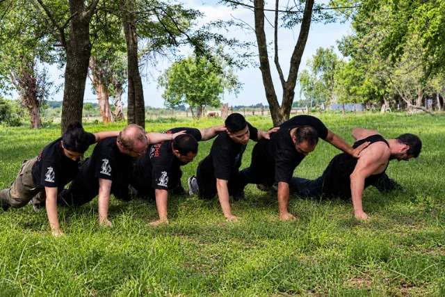 Práctica de Systema Marcial durante un entrenamiento